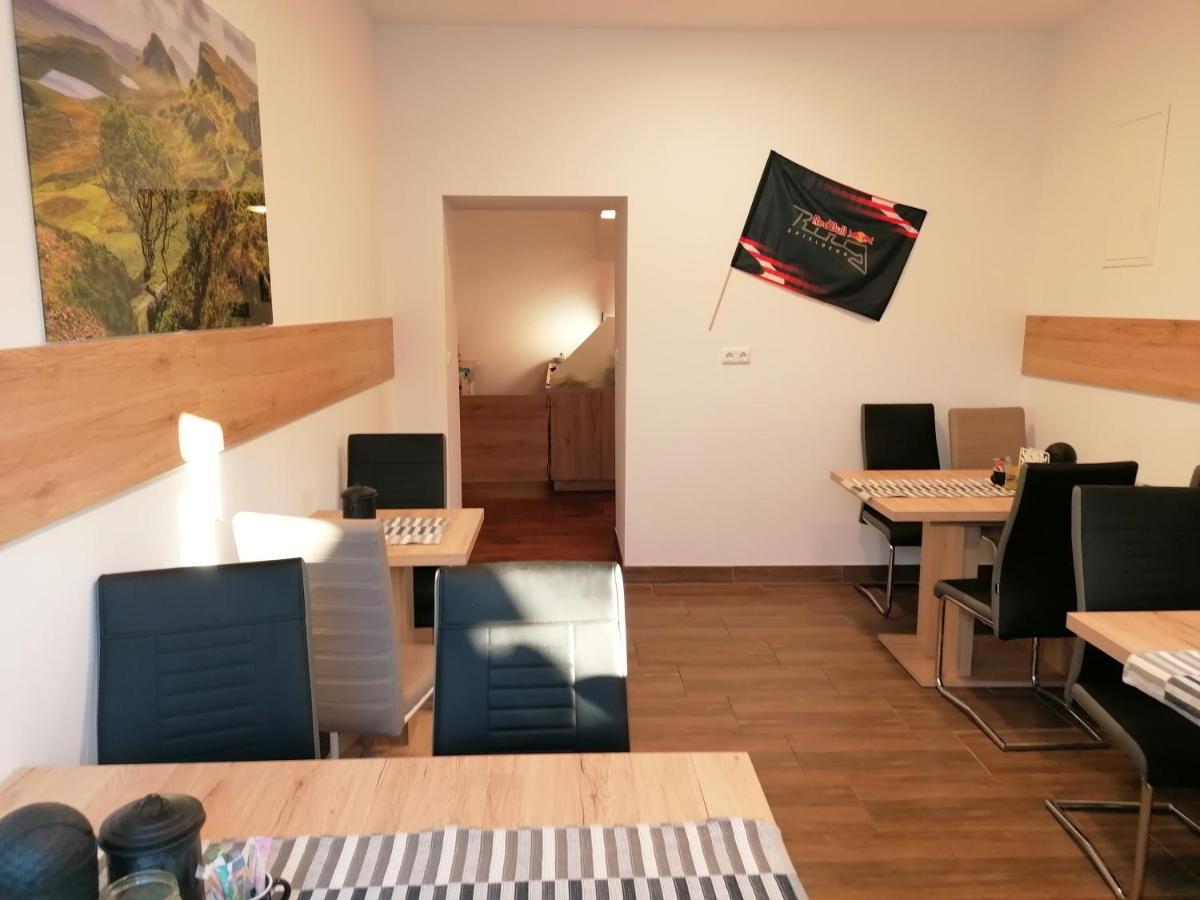 Ferienwohnungen Und Zimmer Yassi Spielberg Bei Knittelfeld Exteriér fotografie