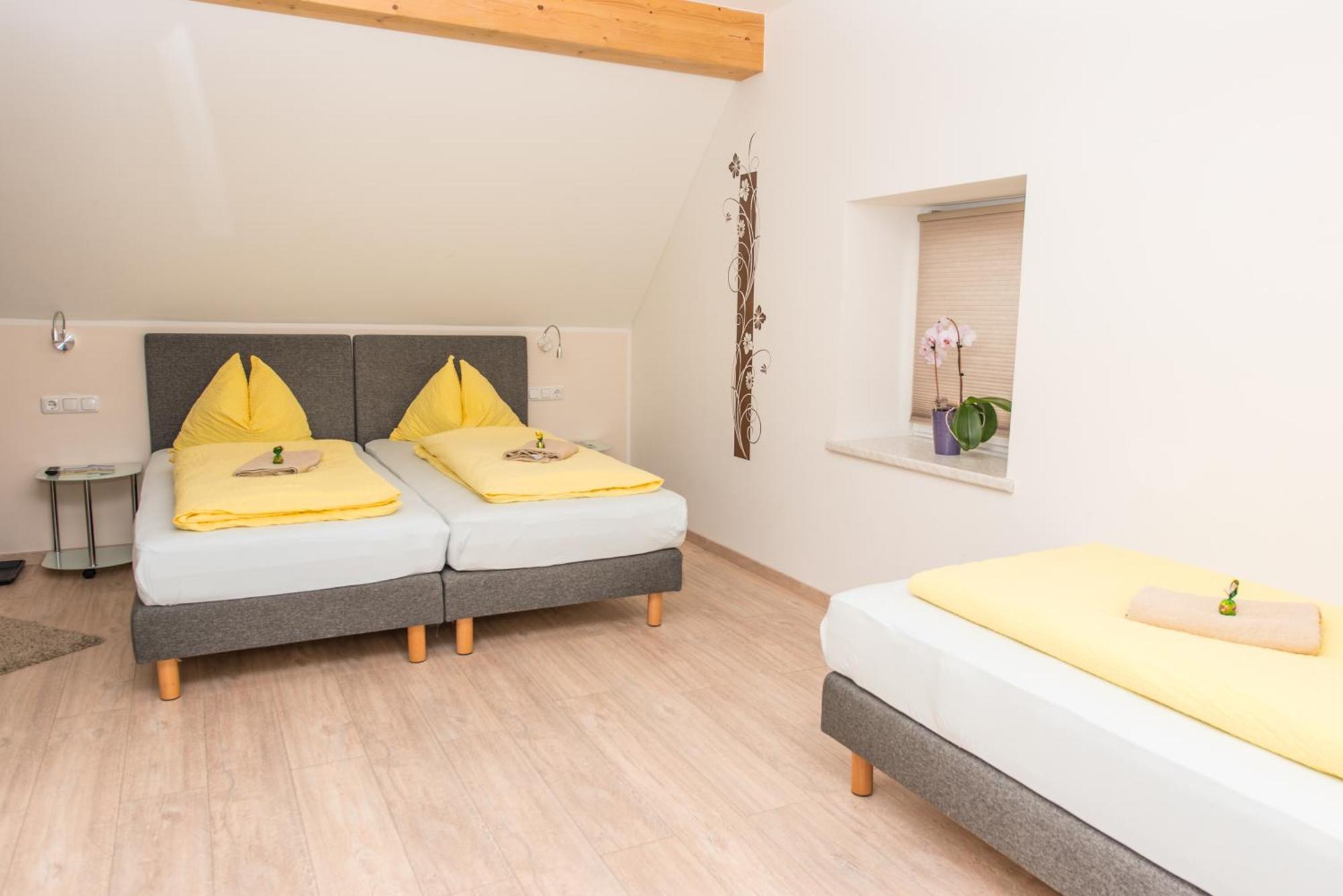 Ferienwohnungen Und Zimmer Yassi Spielberg Bei Knittelfeld Exteriér fotografie