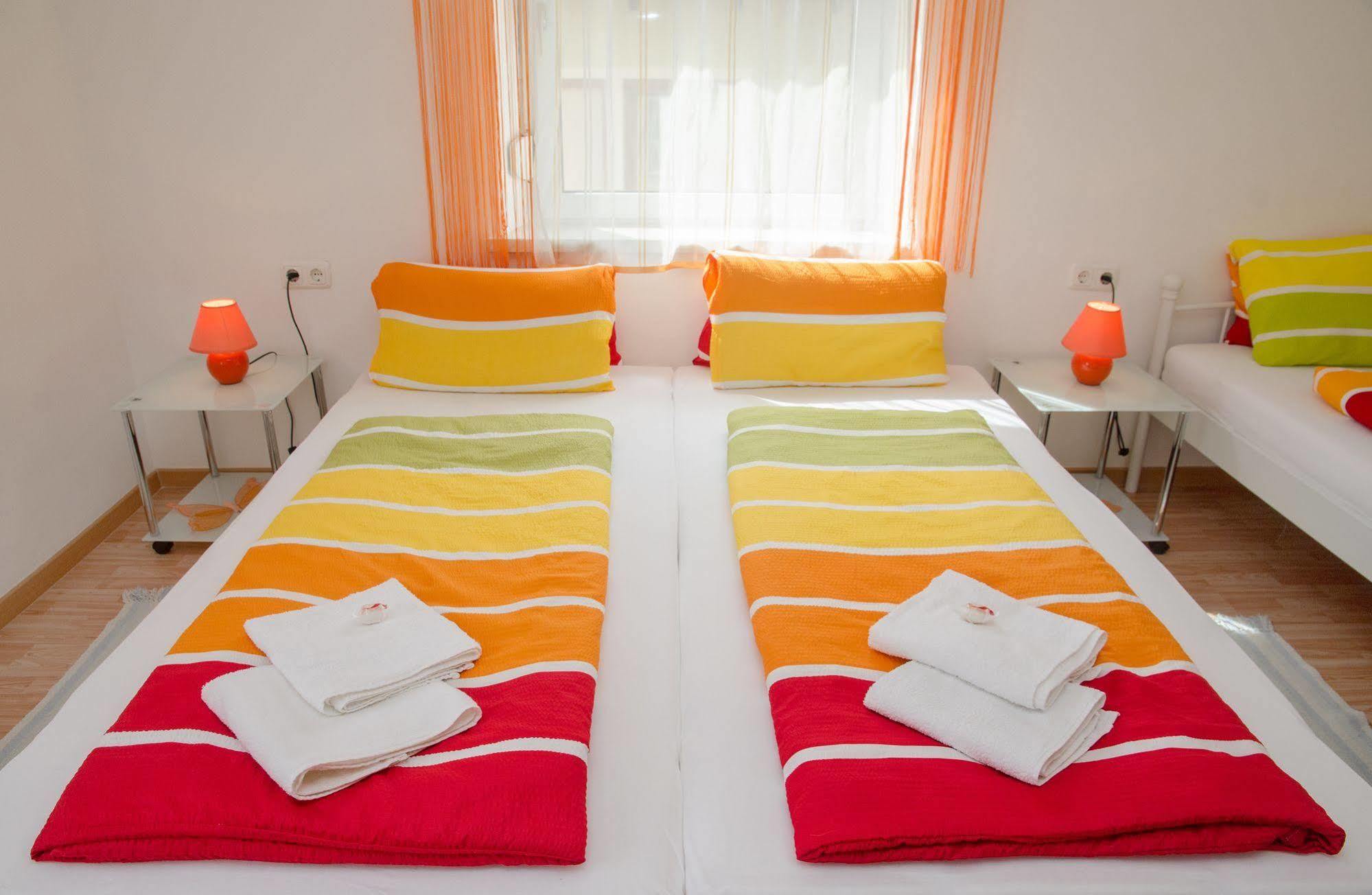 Ferienwohnungen Und Zimmer Yassi Spielberg Bei Knittelfeld Exteriér fotografie
