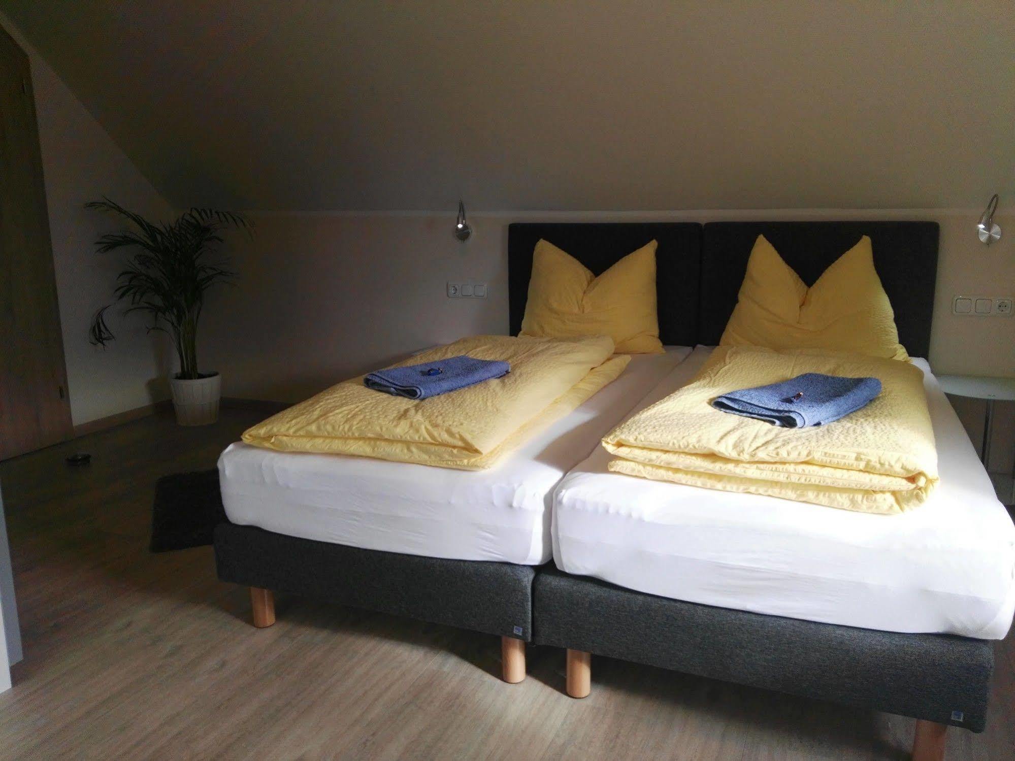 Ferienwohnungen Und Zimmer Yassi Spielberg Bei Knittelfeld Exteriér fotografie