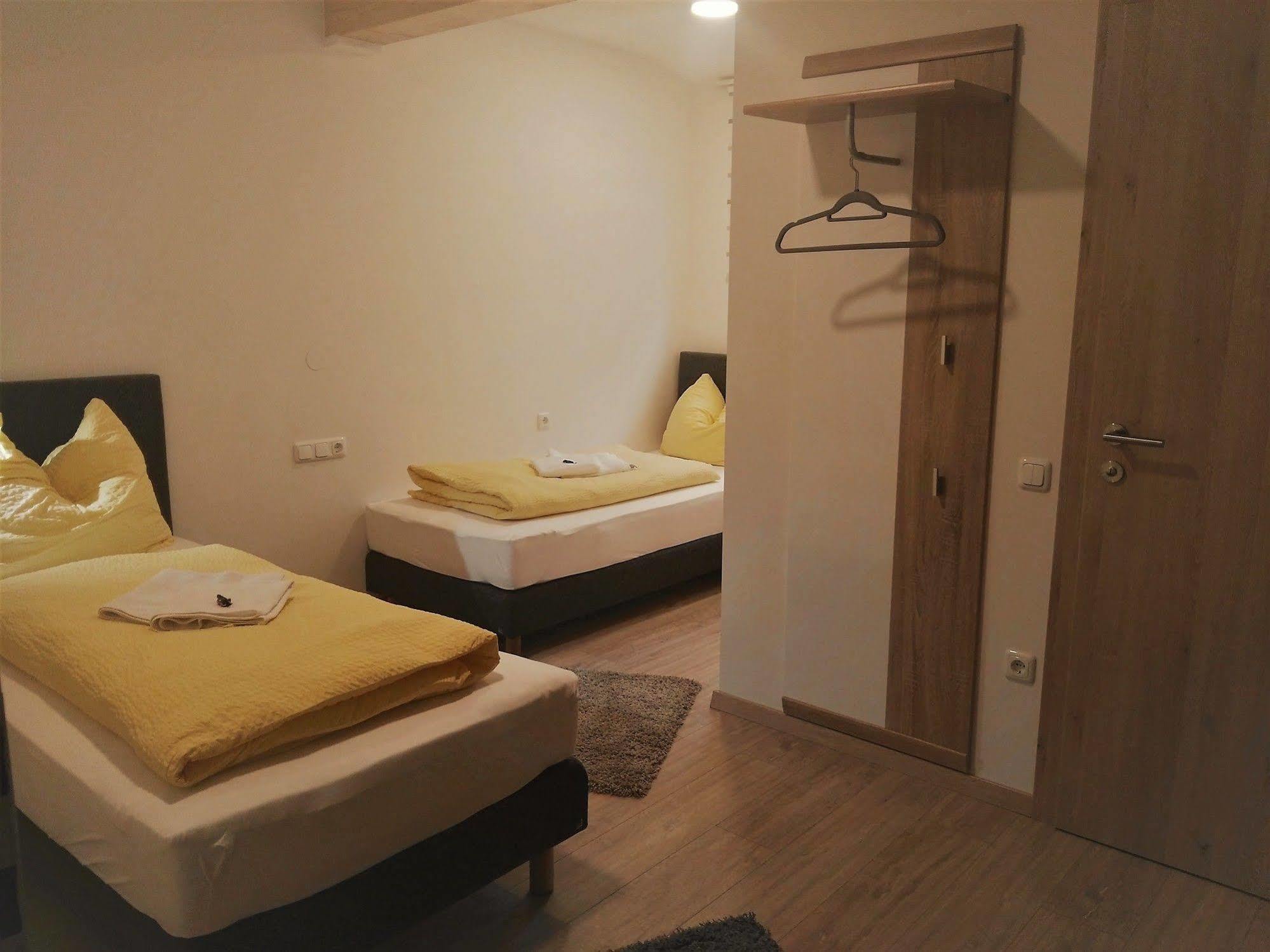 Ferienwohnungen Und Zimmer Yassi Spielberg Bei Knittelfeld Exteriér fotografie